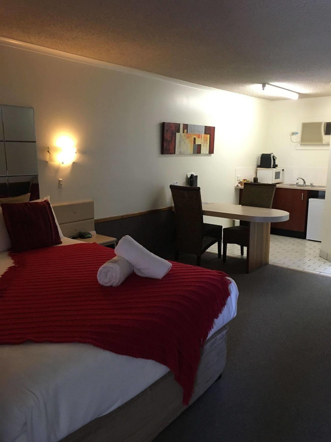 Rockhampton Court Motor Inn 외부 사진
